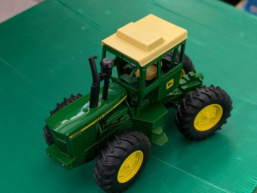 Britains ertl john deere 7020 - britains,