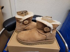 Ugg Mini Bailey Button Il