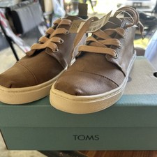 NEW TOMS Botas Cupsole Toffee Microsuede Sneakers Boys Size 4 Youth