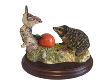 Border Fine Arts Hedgehog & Wren By D Walton Height 12.5cm