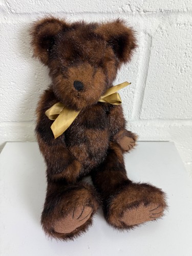 Collectors teddy bear boyds - by,