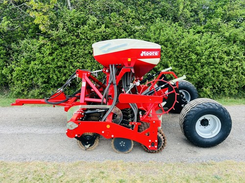 Moore uni drill trailed - 3m,
