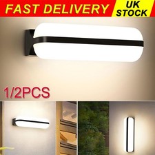 In/Outdoor LED Wall light