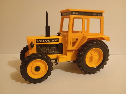 Britains farm scale volvo - britains,