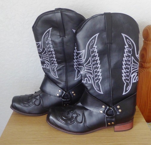 Fabulous black cowboy - , boots