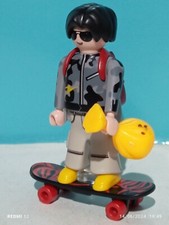 PLAYMOBIL FIGURE SKATER SKATE SKATER SCOOTER PARK CITY LIFE