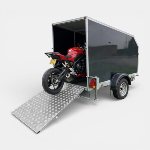 Braked 9x5 enclosed - braked,