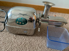 Angel Juicer 7500 Cold Press Slow Masticating Juice Extractor Healthy Fruits Raw