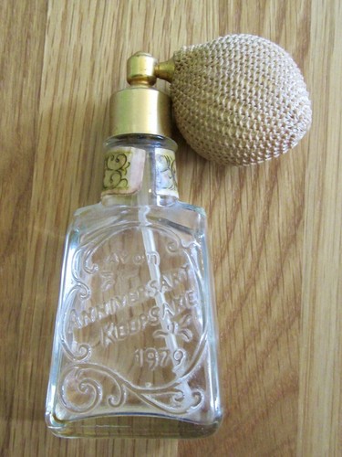 Avon anniversary keepsake 1979 - anniversary,