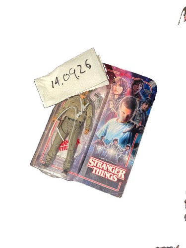 Signed stranger things boxed - signed,