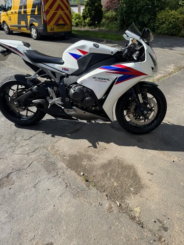 Honda cbr1000rr fireblade - honda,