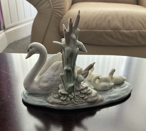 Lladro swan and signets - swan,