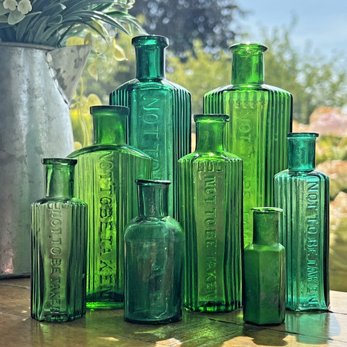 Old fashioned green poison - green,