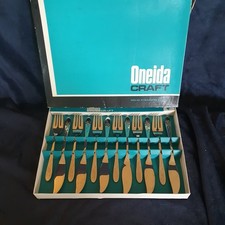 Boxed Set - Oneidacraft Retro Fish Eaters Set - Winter Song Pattern.