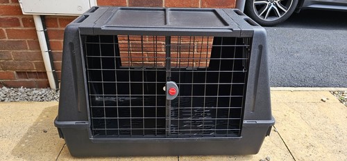 Dog carrier crate - dog, carrier/crate