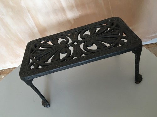 Heavy antique rectangle - , trivet