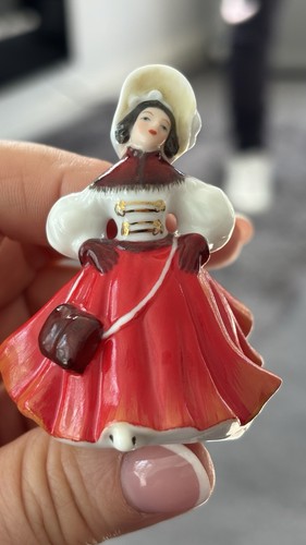 Royal doulton miniature pretty - doulton,
