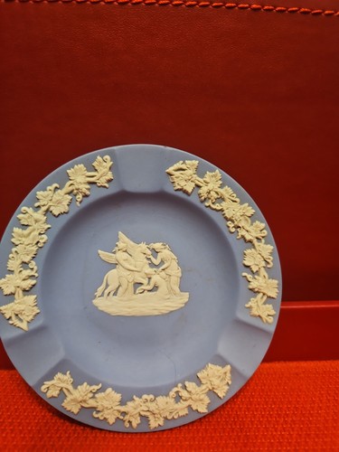 Wedgwood blue jasperware - blue,