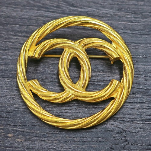 Chanel gold plated logos - cc,
