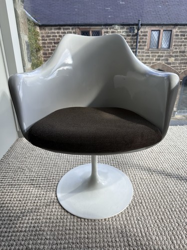 White knoll tulip chairs - knoll,
