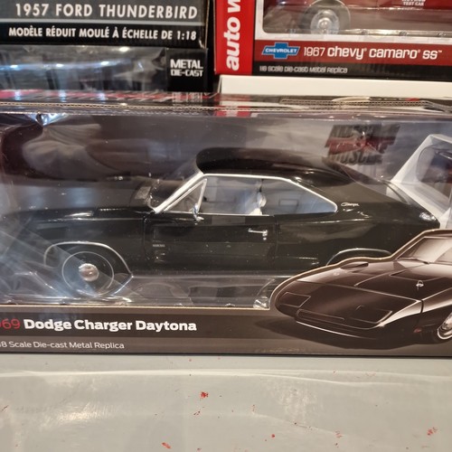 Auto world 1969 dodge - 1/18,