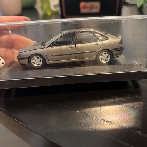 Vitesse renault laguna - 1:43,