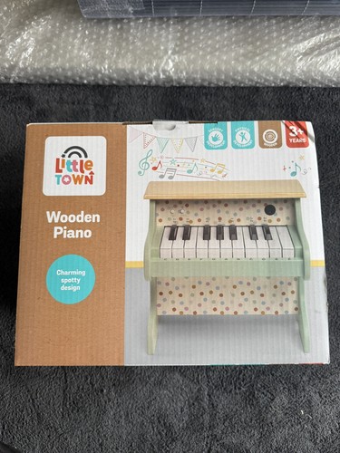 Little town wooden - little,