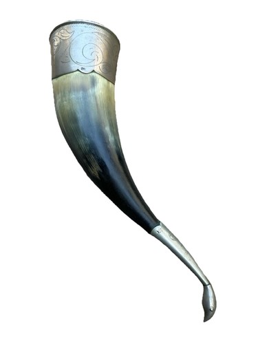 Vintage hunting horn - horn, stirrup