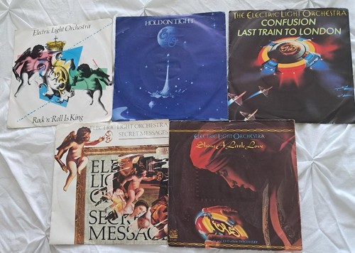 Elo singles hold on - hold,
