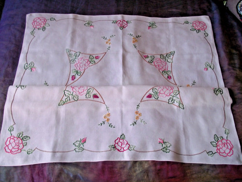 Beautiful vtg linen - beautiful,