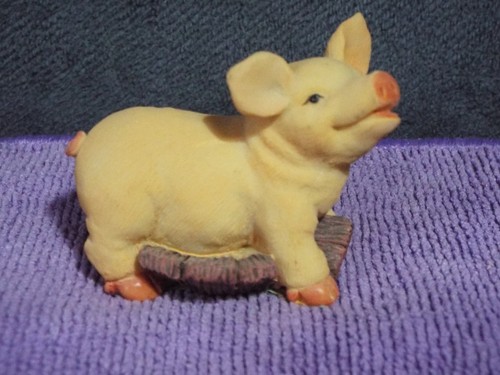 Vintage pig from leonardo - vintage??,