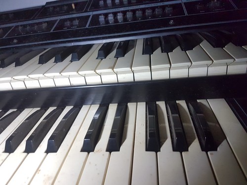 Crumar portable organ - 3,