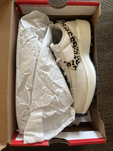 Nike women waffle - nike, debut