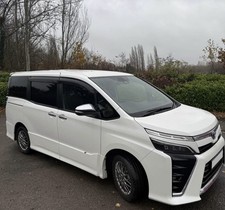 TOYOTA VOXY 18-22 BREAKING