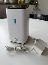 EE 5GEE 5G WiFi Smart Hub Mobile Broadband Router 2.4GHz 5GHz. No SIM card.