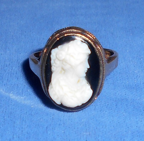 Gold cameo ring - k,