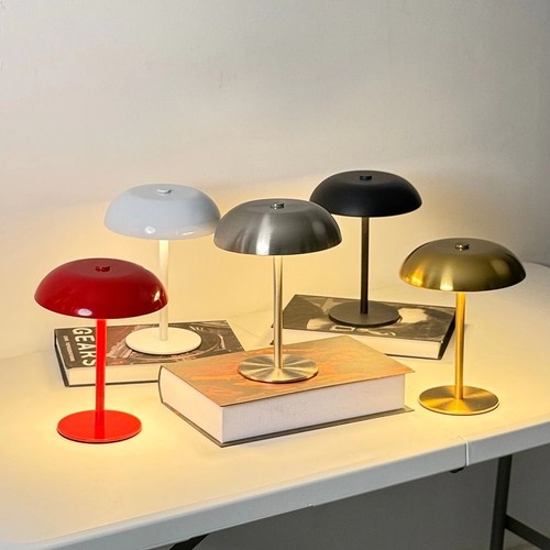 Danish mushroom table - table, usb
