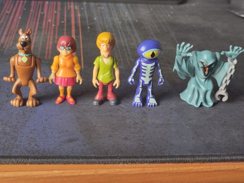 Scooby doo character options - character,
