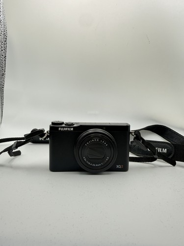 Fujifilm xq2 compact camera - compact,