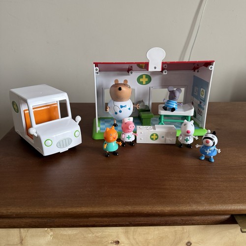Peppa pig medical centre - peppa,