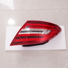 FOR MERCEDES C CLASS W204 C250 C350 C63 LED RIGHT REAR TAIL LIGHT LAMP 2011-2014