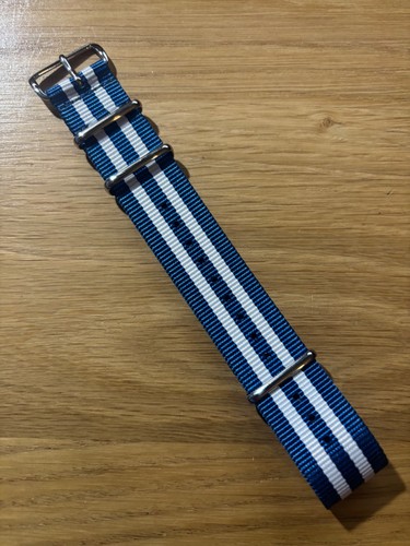Blue white zuludiver - zuludiver, nato