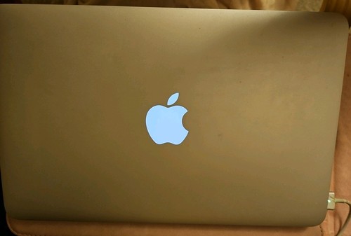 Macbook air inch early - macbook,