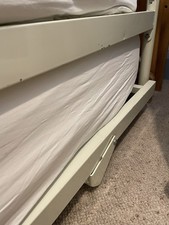 Trundle bed with two