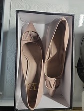 Valentino V logo Signature