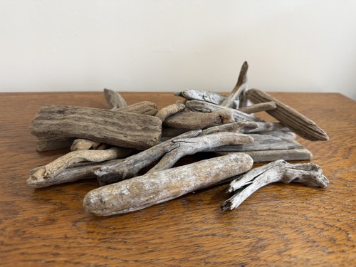 Natural driftwood pieces job - natural,