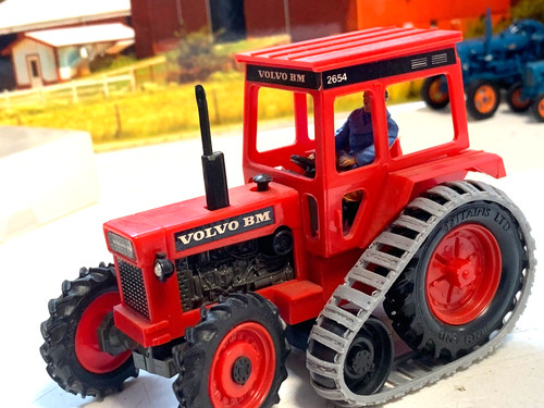 Britains farm volvo bm - britains.1:32.farm.volvo,