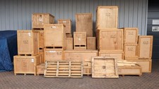Wooden crates for shipping, artworks - various sizes - used - second hand