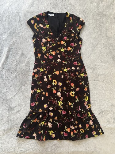 Moschino cheap and chic - cheap,