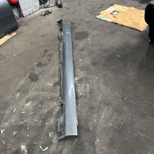 Mercedes e220 side skirt front - side,